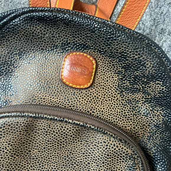 Bric’s Pebbled Leather Small Backpack - Picture 3 of 7